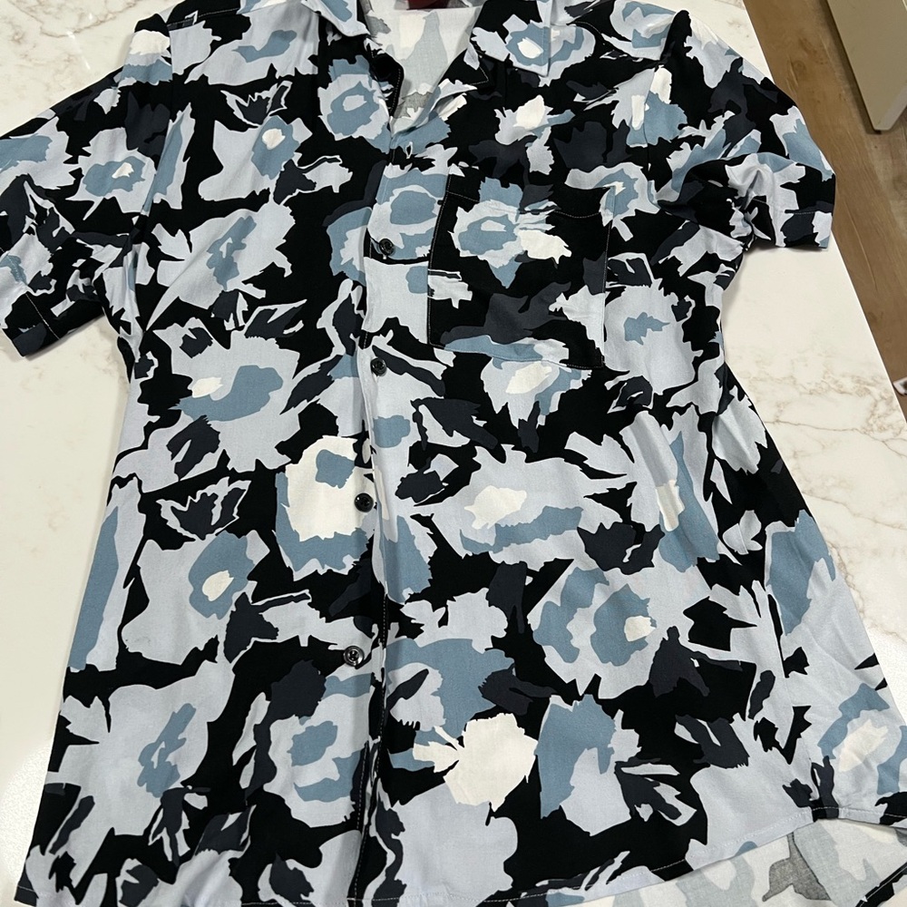 Hugo Boss Men's Floral Pattern Shirt - Black, White, and Blue